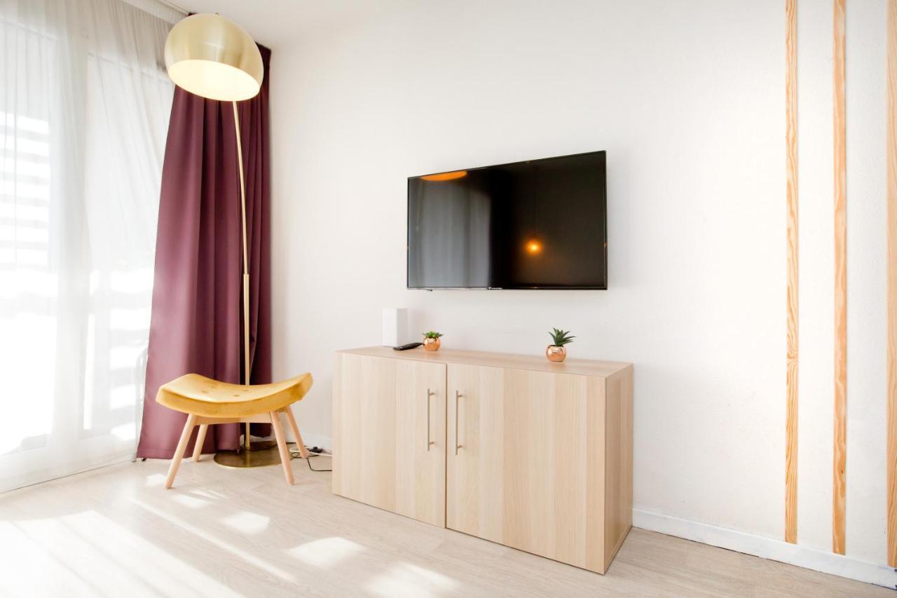 Grand Studio Avec Climatisation, Balcon Proche Gare Centre Ville ลูร์ด ภายนอก รูปภาพ